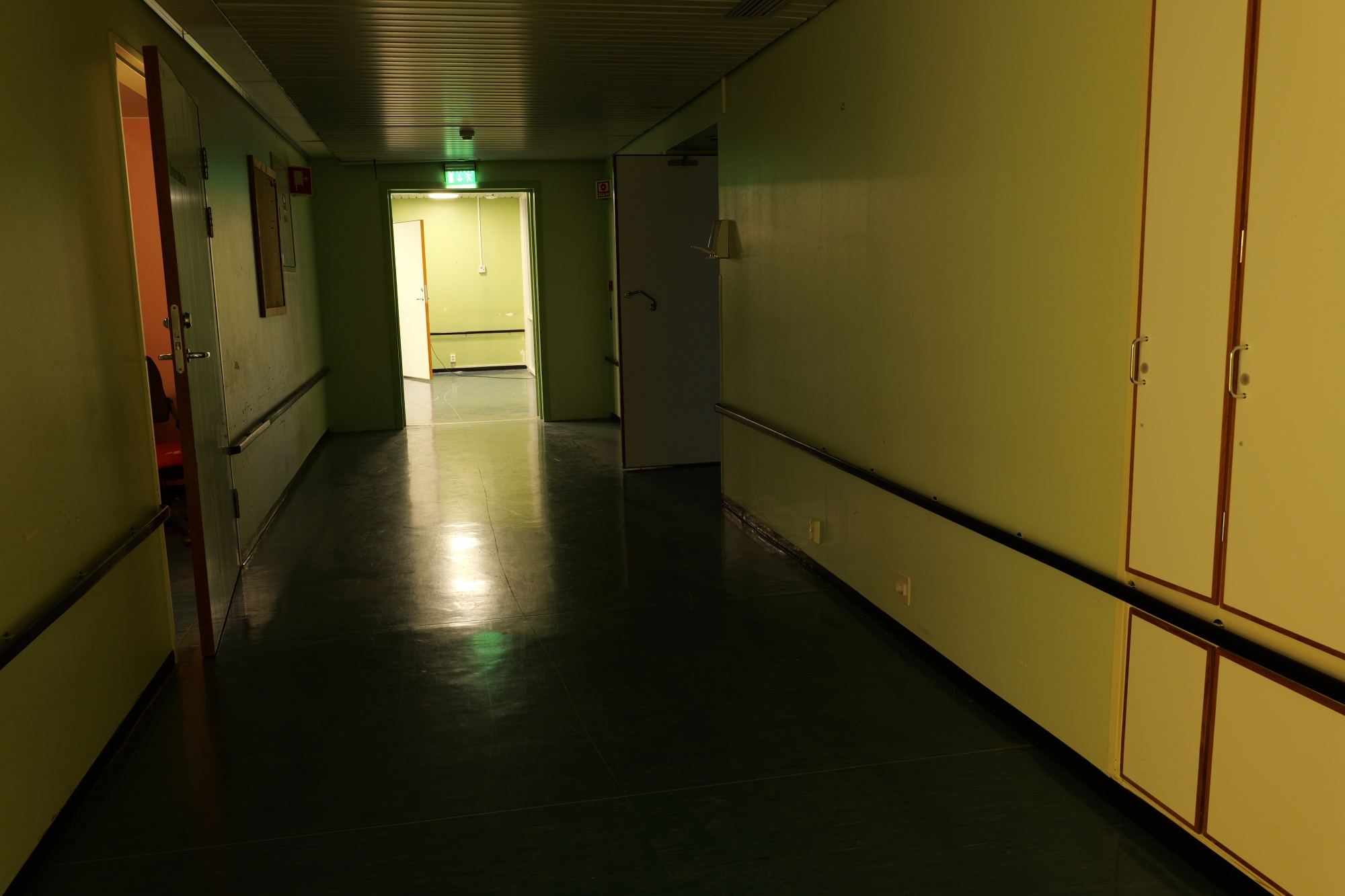 <p>Fig. 4: The corridor between the sequences in the <em>Liminal Opera</em>, 2025. Photo by Marija Griniuk.</p>