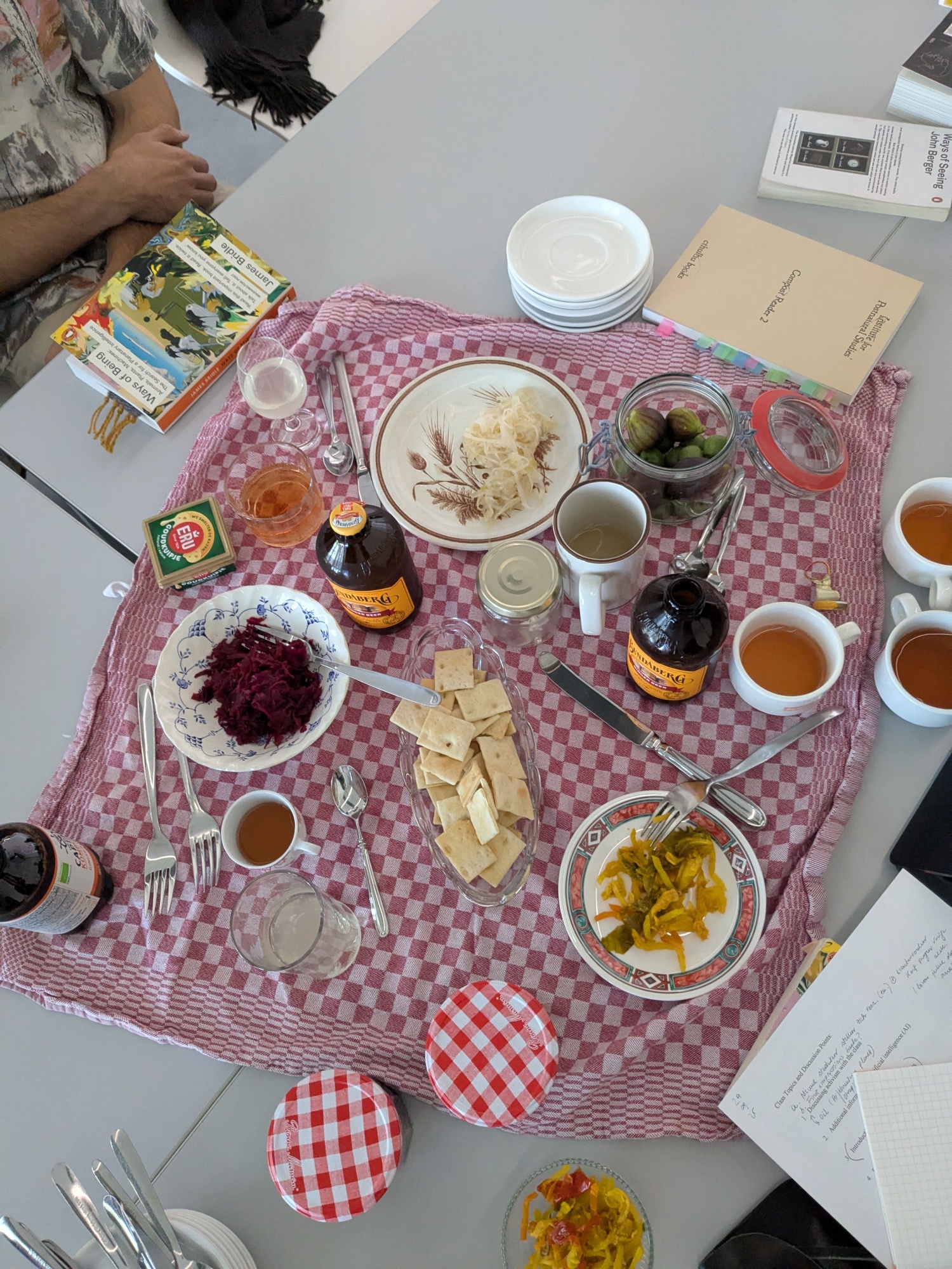 <p>Fig. 6: Anneleen Swillen and Guus Vandeweerd, <em>session on &ldquo;Thinking Otherwise&rdquo;, a gathering with fermented and pickled foods, exploring eating as a relational practice involving living ecosystems</em>,<em> </em>2025-2026. Photo by Anneleen Swillen.</p>
